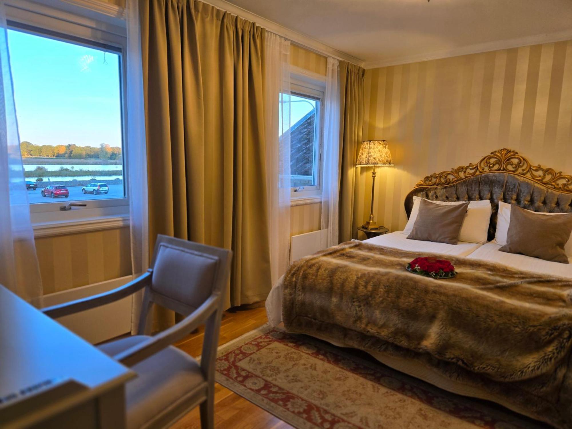 Vaenerport Lakefront Hotell Mariestad Ngoại thất bức ảnh